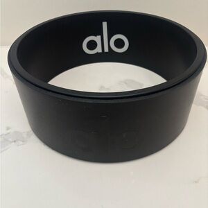 Alo Black Yoga Wheel